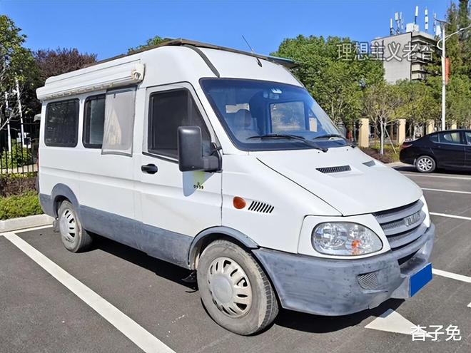 改装床车自驾游露营车旅行就是实用新葡京中后排座椅拆除依维柯宝迪(图3) 改装床车自驾游露营车旅行就是实用新葡京中后排座椅拆除依维柯宝迪(图3)